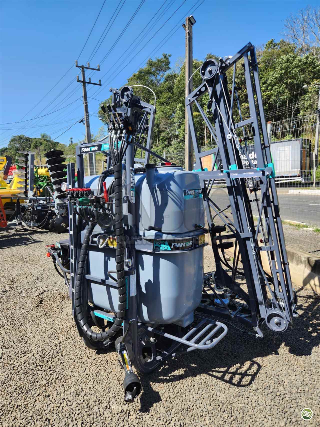 PULVERIZADOR PANTER PANTER 800 Acoplado Hidráulico Sabiá Máquinas Agrícolas IRATI PARANÁ PR